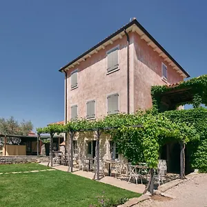 Winery Cuj Bed & Breakfast